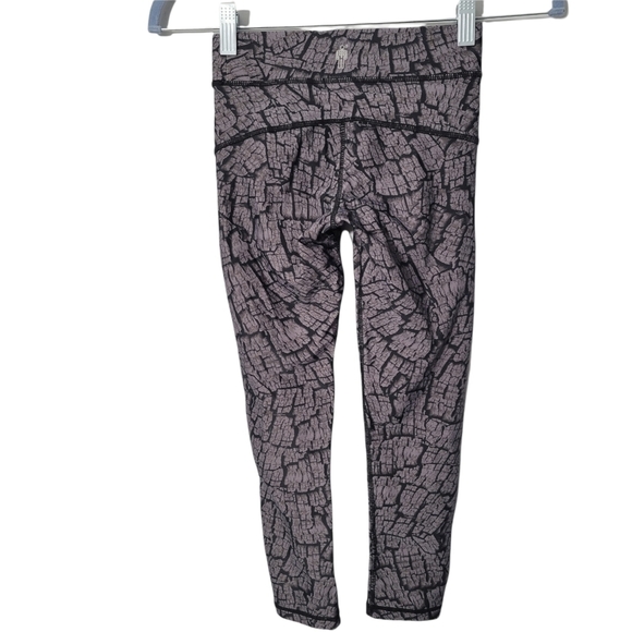 Human Performance Engineering HPE Carbon Oak Curve 3/4 Capri Leggings - Picture 6 of 11